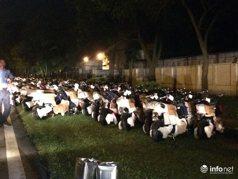 Hiện trường vụ cháy dữ dội kho xưởng tại Khu công nghiệp Nội Bài trong đêm - ảnh 8