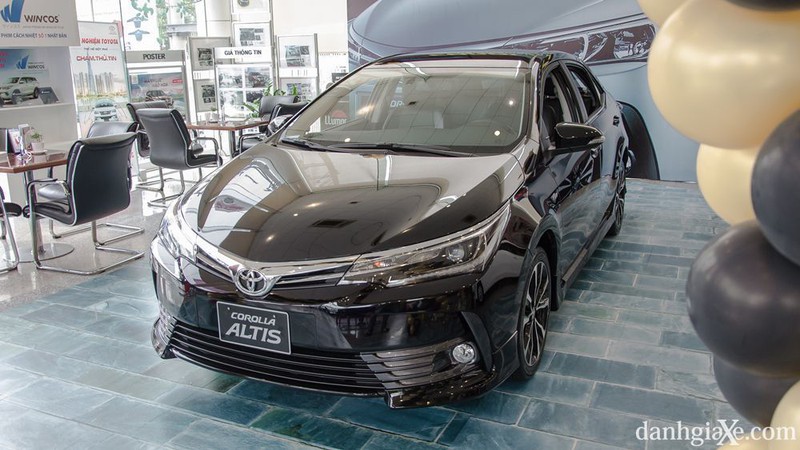 Đánh giá xe Toyota Corolla Altis 2019
