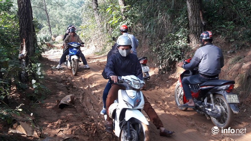 Nghề ‘bán xe ăn dần” dưới chân núi Chùa Hương Tích - ảnh 1