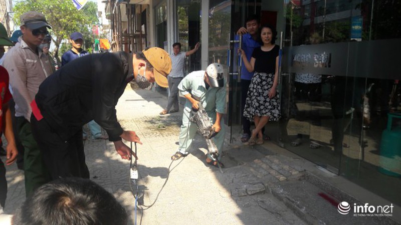 Quảng Bình: Nhiều người tự giác tháo dỡ, đập bỏ cơi nới, trả lại vỉa hè - ảnh 3