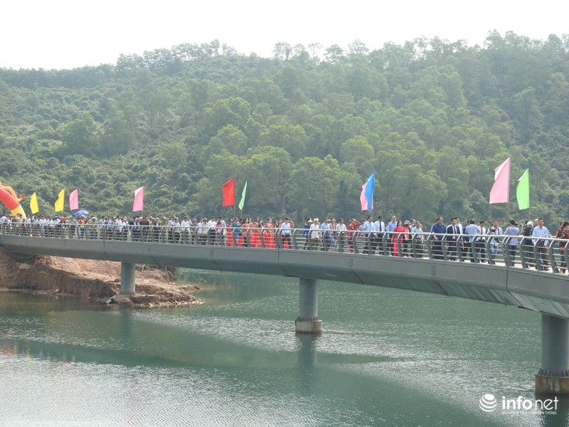 Hà Tĩnh: Thông cầu vào đền thờ cố Tổng Bí thư Lê Duẩn - ảnh 6