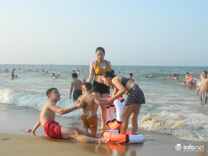 Hà Tĩnh: Các bãi biển, điểm du lịch đồng loạt