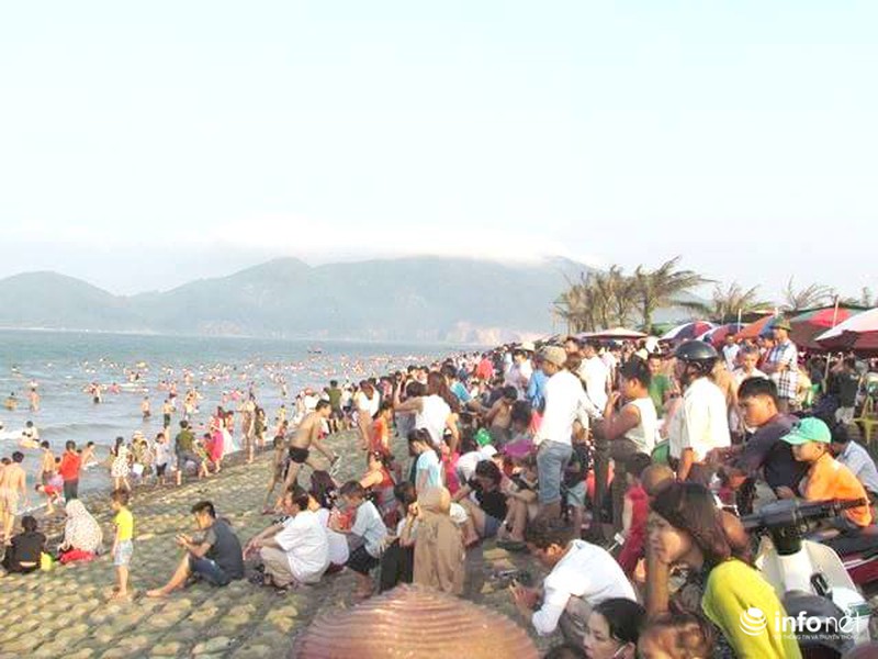 Hà Tĩnh: Các bãi biển, điểm du lịch đồng loạt