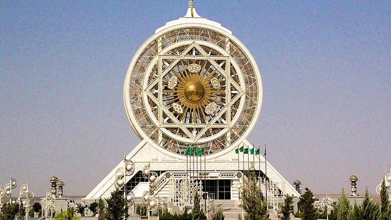 Ngây ngất với Thành phố cẩm thạch Ashgabat - ảnh 3