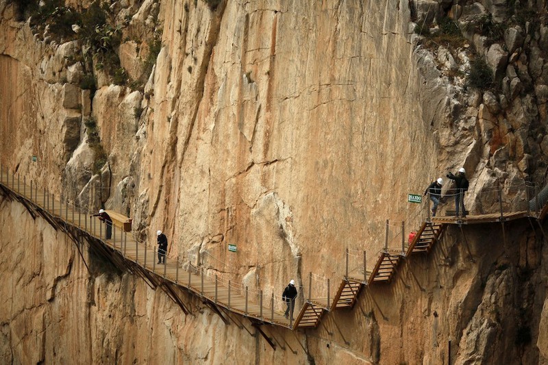 Mở cửa trở lại con đường nguy hiểm nhất hành tinh - ảnh 7