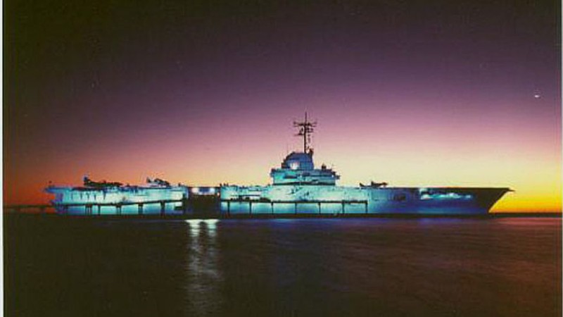 Sức mạnh hải quân Mỹ qua di tích 10 tàu chiến khồng lồ - ảnh 10