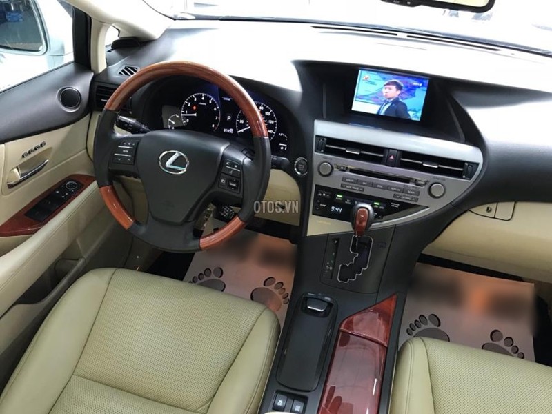 Giá bán Lexus RX350 đời 2010 cũ hợp lý và dễ tiếp cận