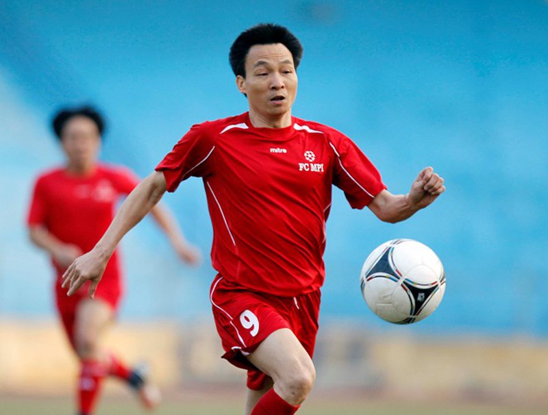 Hình ảnh Phó thủ tướng Vũ Đức Đam đi bóng điệu nghệ - ảnh 15