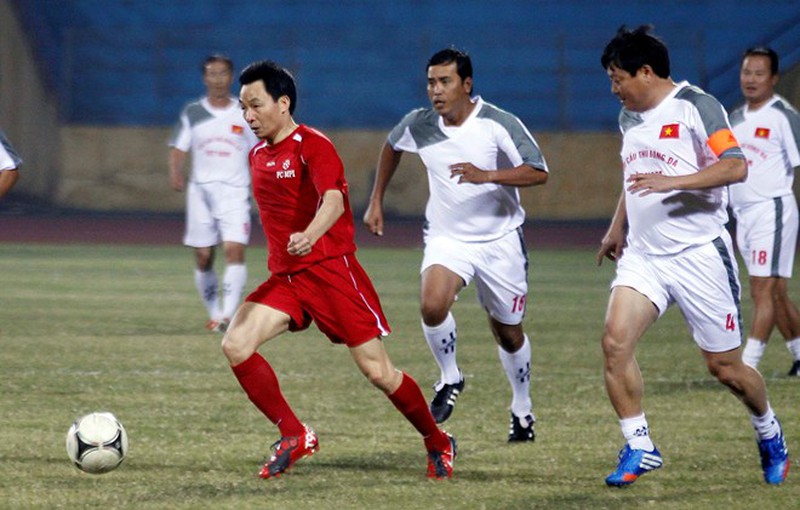 Hình ảnh Phó thủ tướng Vũ Đức Đam đi bóng điệu nghệ - ảnh 4