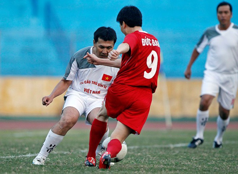 Hình ảnh Phó thủ tướng Vũ Đức Đam đi bóng điệu nghệ - ảnh 8