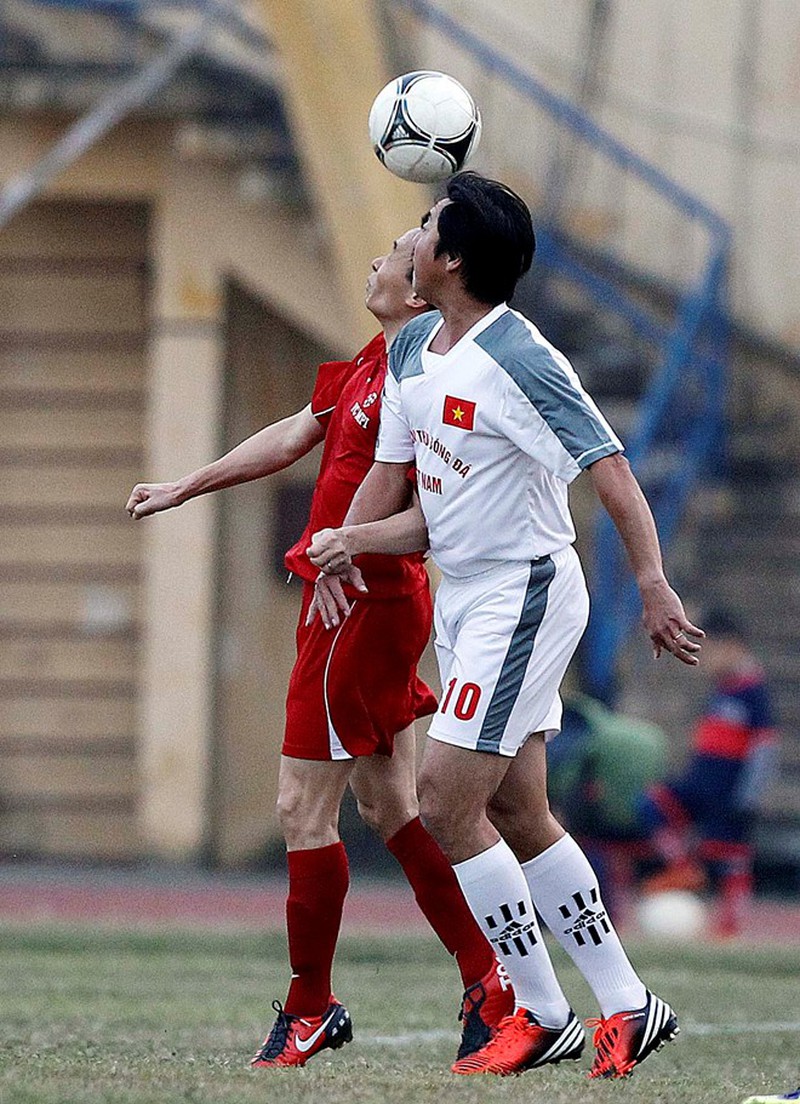 Hình ảnh Phó thủ tướng Vũ Đức Đam đi bóng điệu nghệ - ảnh 9