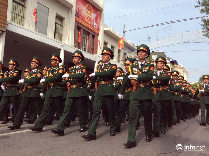 Toàn cảnh: Diễu binh, diễu hành mừng Quốc khánh trên đường phố Hà Nội - ảnh 52