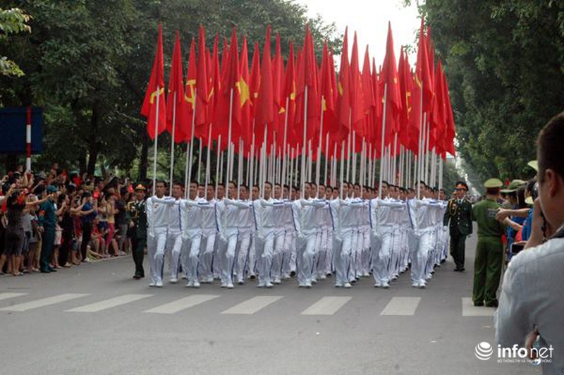 Toàn cảnh: Diễu binh, diễu hành mừng Quốc khánh trên đường phố Hà Nội - ảnh 5