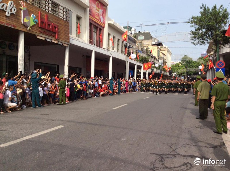 Toàn cảnh: Diễu binh, diễu hành mừng Quốc khánh trên đường phố Hà Nội - ảnh 46