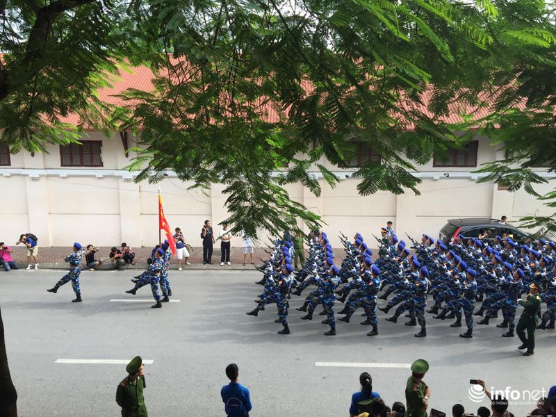 Toàn cảnh: Diễu binh, diễu hành mừng Quốc khánh trên đường phố Hà Nội - ảnh 19