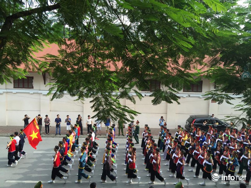 Toàn cảnh: Diễu binh, diễu hành mừng Quốc khánh trên đường phố Hà Nội - ảnh 21