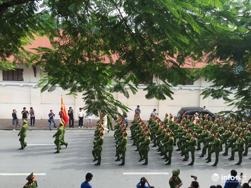 Toàn cảnh: Diễu binh, diễu hành mừng Quốc khánh trên đường phố Hà Nội - ảnh 23