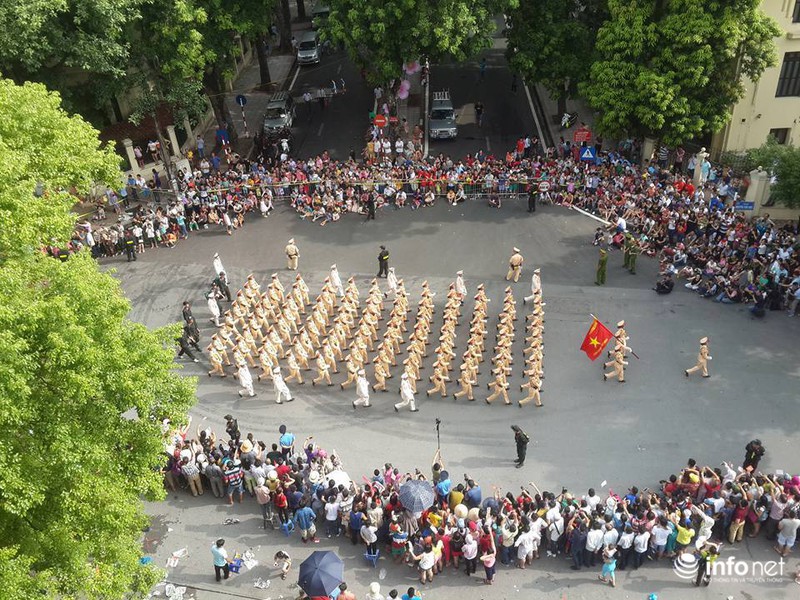 Toàn cảnh: Diễu binh, diễu hành mừng Quốc khánh trên đường phố Hà Nội - ảnh 25