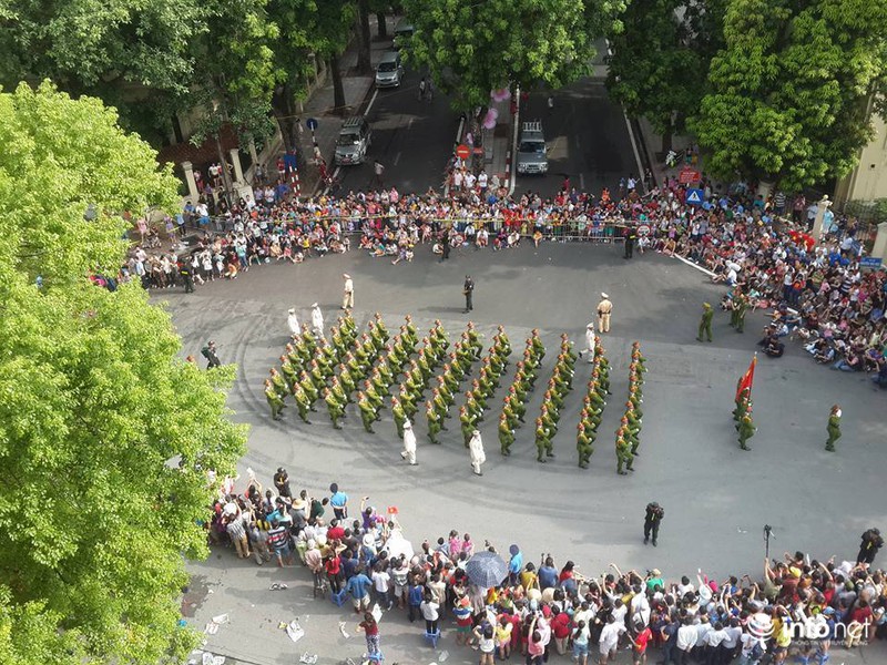Toàn cảnh: Diễu binh, diễu hành mừng Quốc khánh trên đường phố Hà Nội - ảnh 26