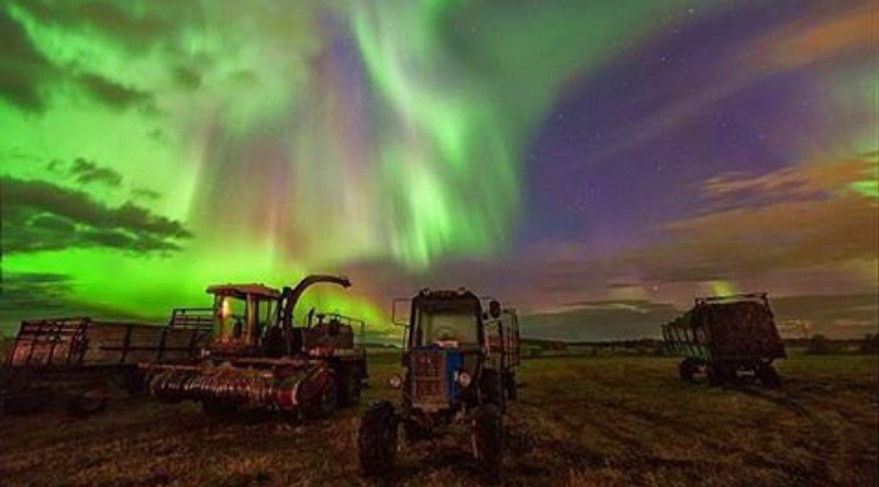 Mãn nhãn với hiện tượng cực quang ở Nga - ảnh 1