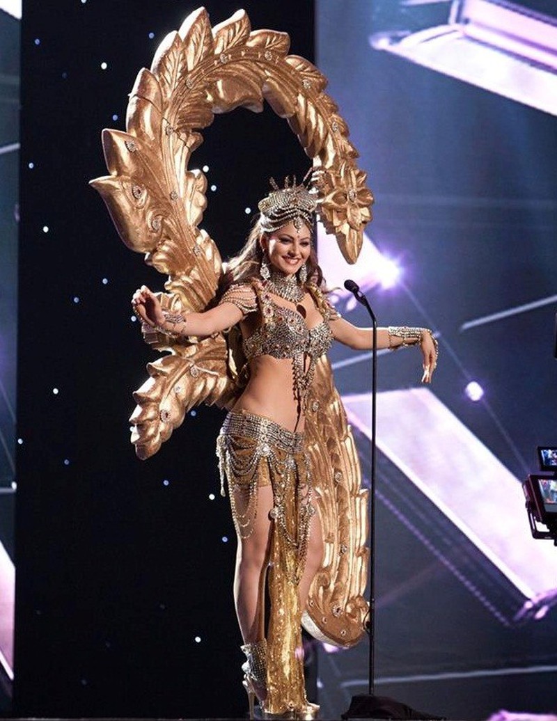 Ảnh Phạm Hương và các người đẹp Hoa hậu Hoàn vũ 2015 thi trang phục dân tộc - ảnh 6