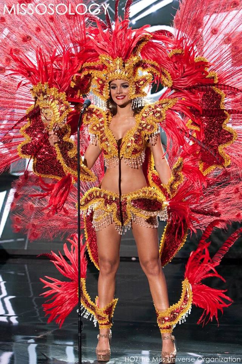 Ảnh Phạm Hương và các người đẹp Hoa hậu Hoàn vũ 2015 thi trang phục dân tộc - ảnh 4