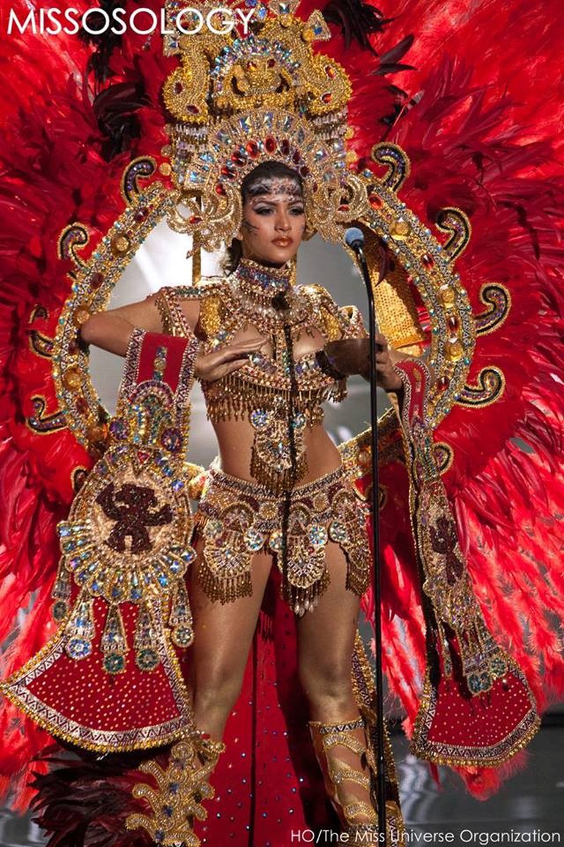 Ảnh Phạm Hương và các người đẹp Hoa hậu Hoàn vũ 2015 thi trang phục dân tộc - ảnh 9