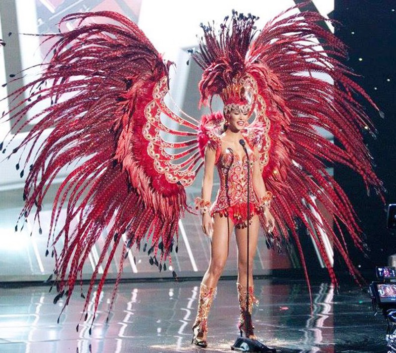 Ảnh Phạm Hương và các người đẹp Hoa hậu Hoàn vũ 2015 thi trang phục dân tộc - ảnh 16