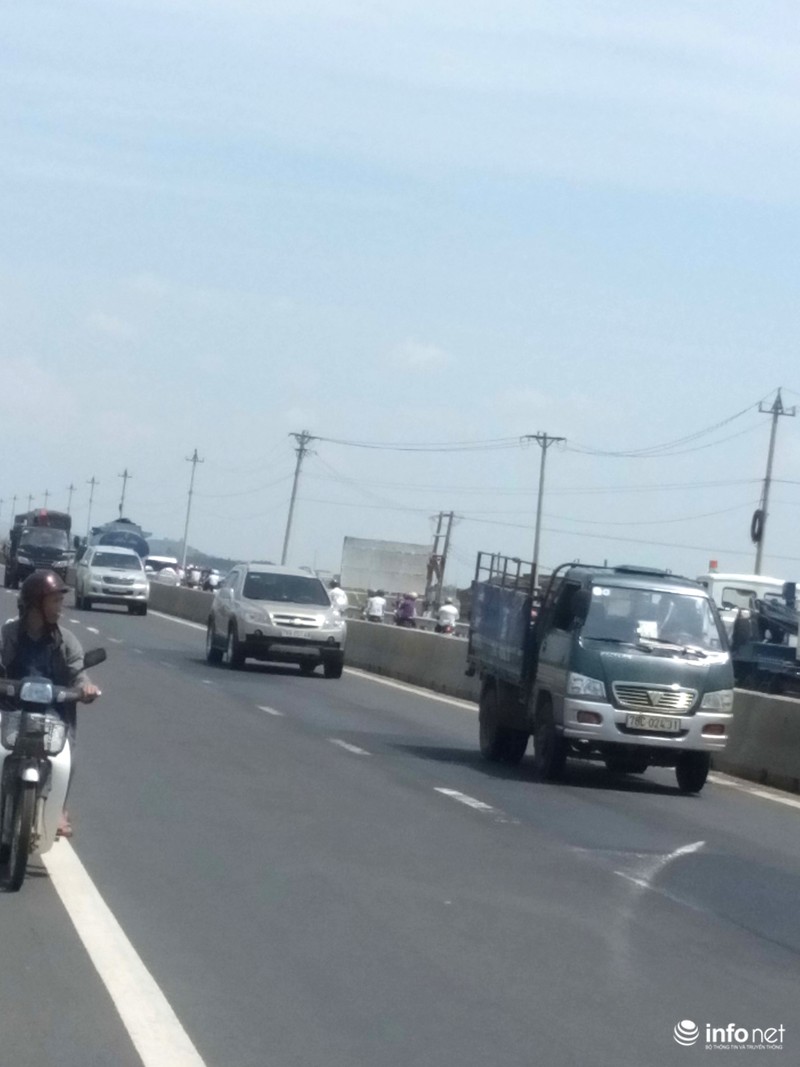 Ảnh hiện trường vụ máy bay rơi ở Phú Yên - ảnh 15