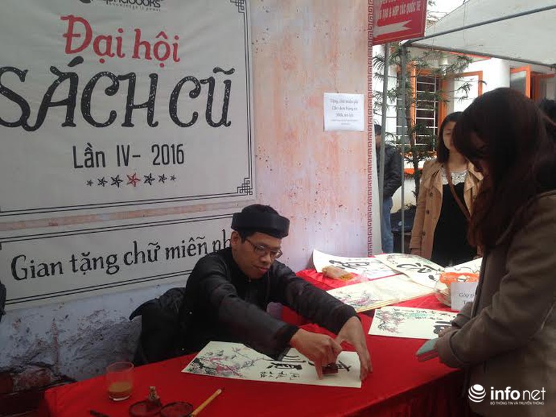 Hàng nghìn người nô nức “trảy hội” sách cũ - ảnh 8