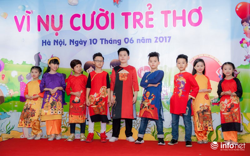 Á hậu Ngô Thùy Linh mang nụ cười tặng bệnh nhi ung thư - ảnh 1