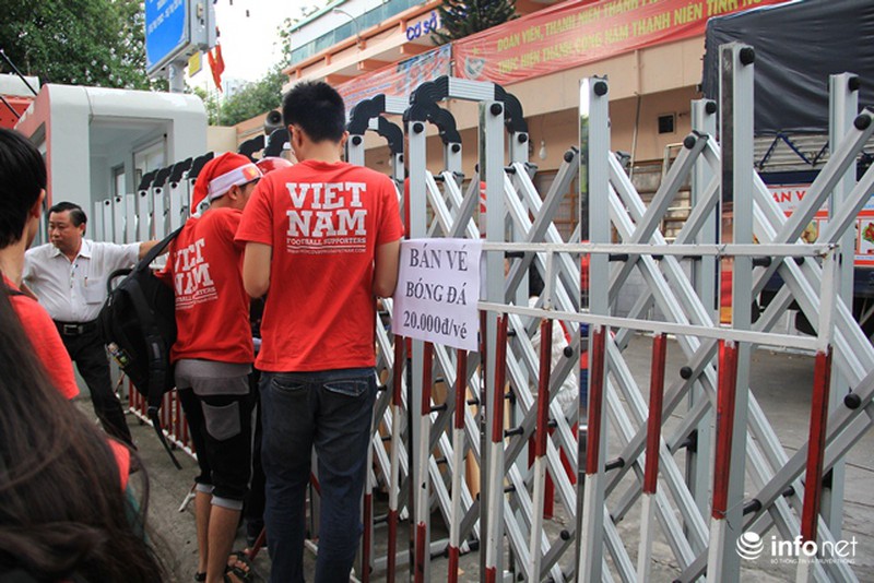 TP.HCM: Người hâm mộ hướng về “chảo lửa” Mỹ Đình - ảnh 4