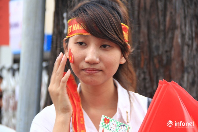 TP.HCM: Người hâm mộ hướng về “chảo lửa” Mỹ Đình - ảnh 6