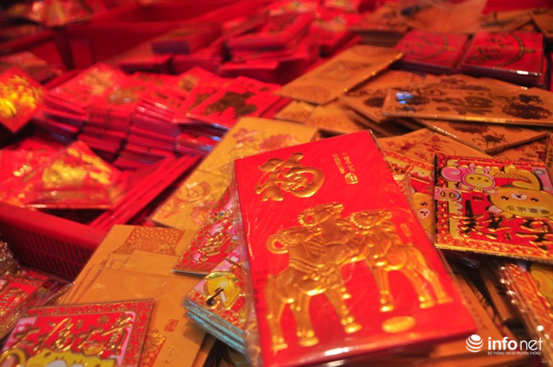 Phố người Hoa rực rỡ đồ trang trí Tết - ảnh 3