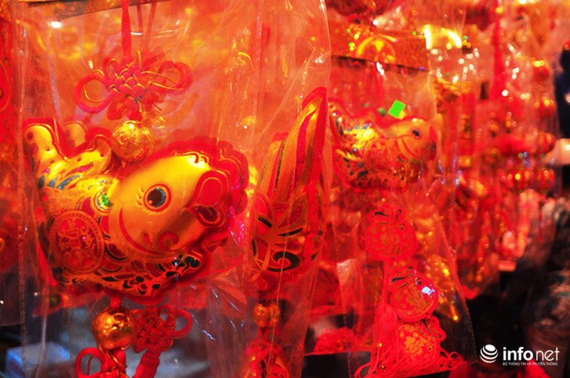 Phố người Hoa rực rỡ đồ trang trí Tết - ảnh 5