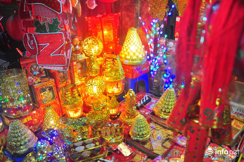 Phố người Hoa rực rỡ đồ trang trí Tết - ảnh 11