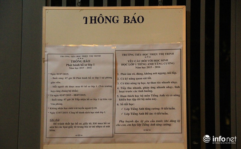 TP.HCM: Hàng trăm người trắng đêm xếp hàng mua hồ sơ vào lớp 1 cho con - ảnh 2