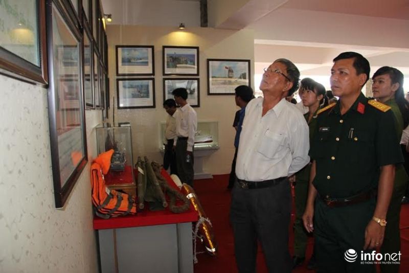 Bản đồ, tư liệu về Hoàng Sa và Trường Sa đến với người dân tỉnh Hậu Giang - ảnh 5