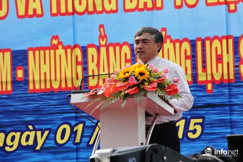 Bản đồ, tư liệu về Hoàng Sa và Trường Sa đến với người dân tỉnh Hậu Giang - ảnh 1