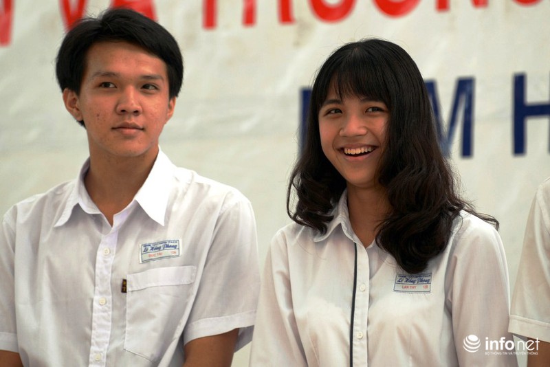 TP.HCM: Nghẹn ngào nước mắt ngày chia tay mái trường của HS Lê Hồng Phong - ảnh 5