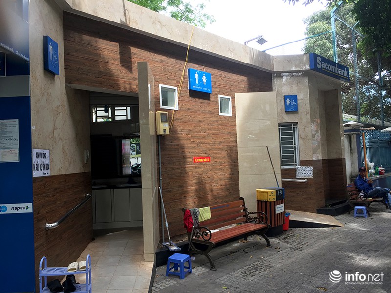 Cận cảnh nhà vệ sinh công cộng tiền tỷ miễn phí ở TP.HCM - ảnh 1