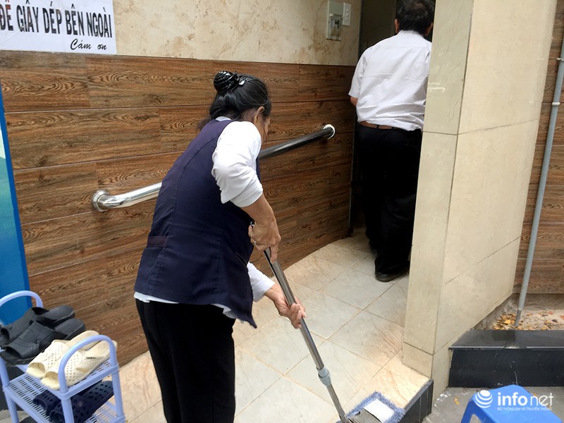 Cận cảnh nhà vệ sinh công cộng tiền tỷ miễn phí ở TP.HCM - ảnh 13