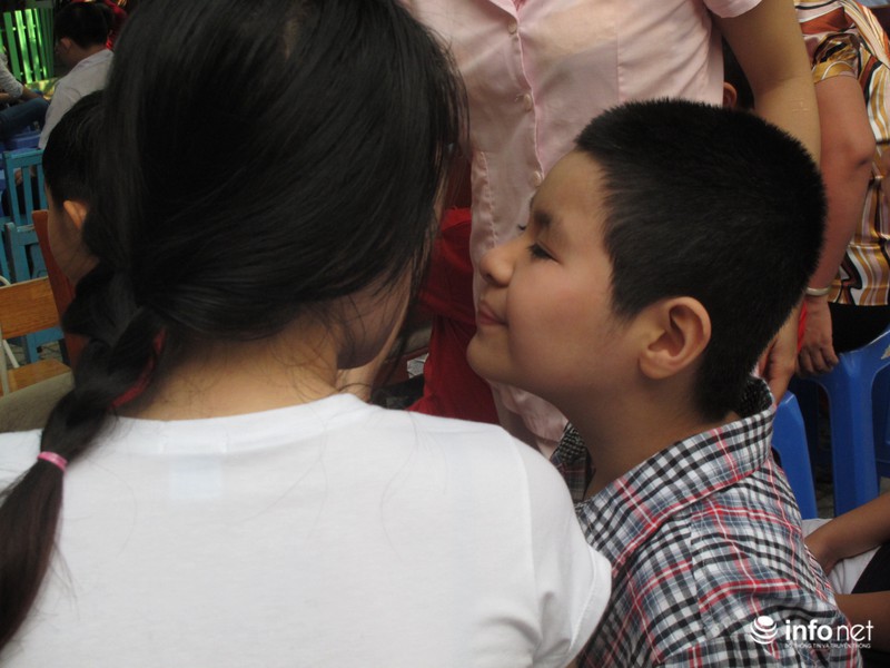 Rạng ngời nụ cười trong lễ khai giảng của trẻ tự kỷ - ảnh 12