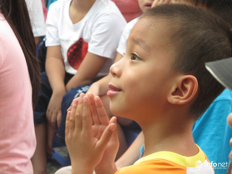 Rạng ngời nụ cười trong lễ khai giảng của trẻ tự kỷ - ảnh 11