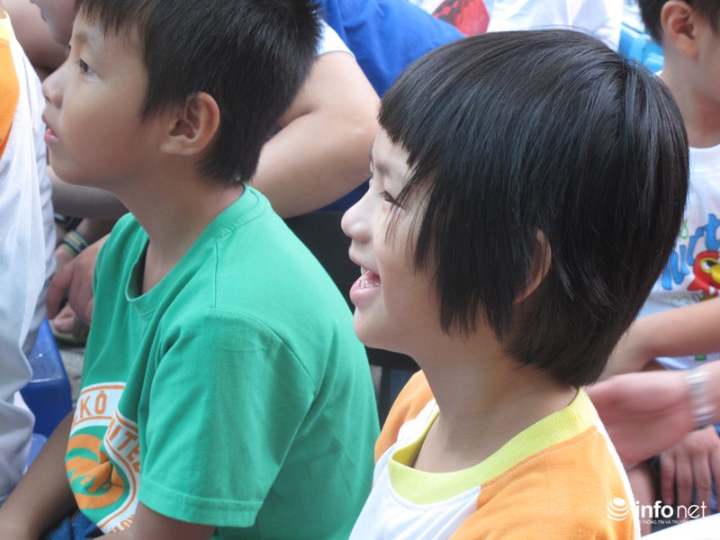 Rạng ngời nụ cười trong lễ khai giảng của trẻ tự kỷ - ảnh 5