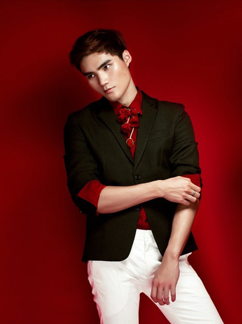 Quang Hùng khác lạ với hình ảnh lãng tử lạnh lùng - ảnh 2