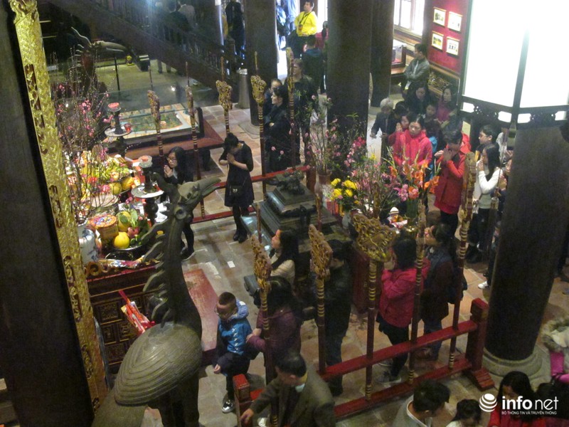 Văn Miếu chật ních người xin chữ đầu năm - ảnh 13