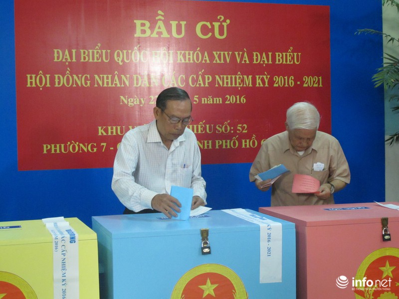 Nguyên Thủ tướng Phan Văn Khải, Nguyễn Tấn Dũng đi bỏ phiếu - ảnh 12