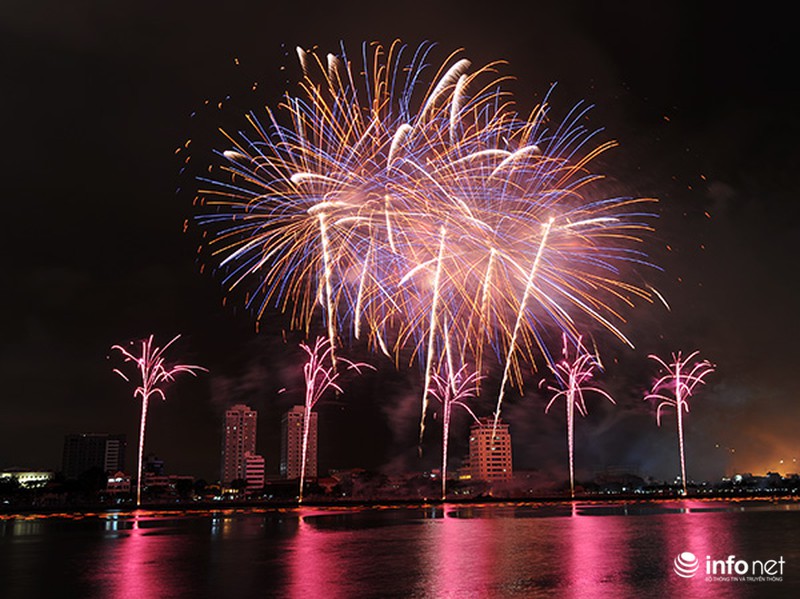 Hoàng Sa, Trường Sa vang vọng tại cuộc thi pháo hoa quốc tế Đà Nẵng 2015 - ảnh 9