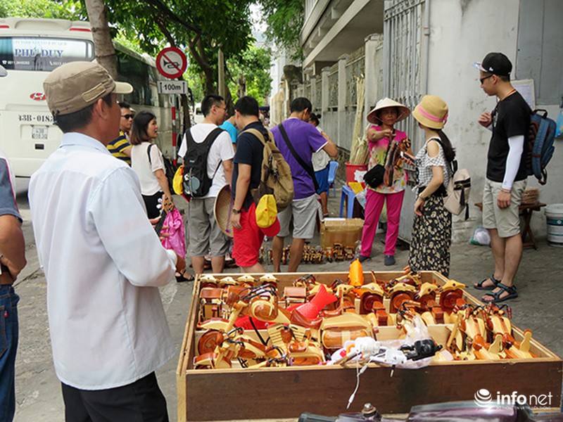 Trong lúc Đà Nẵng họp liên miên, HDV du lịch Trung, Hàn vẫn tiếp tục lộng hành! - ảnh 9
